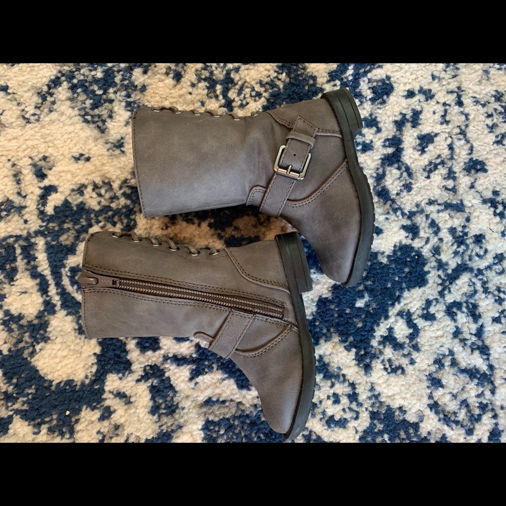 Zip up boots